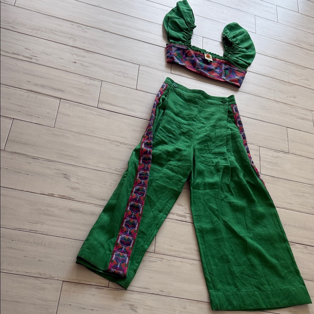FARM Rio Green Puff Sleeve Top with Geometric Pattern two piece - Picture 4 of 4